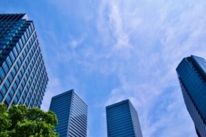 画像に alt 属性が指定されていません。ファイル名: AC-office-building-e1650206111431.jpg